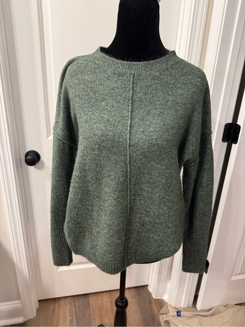 Green Sweater - Picture 1 of 1